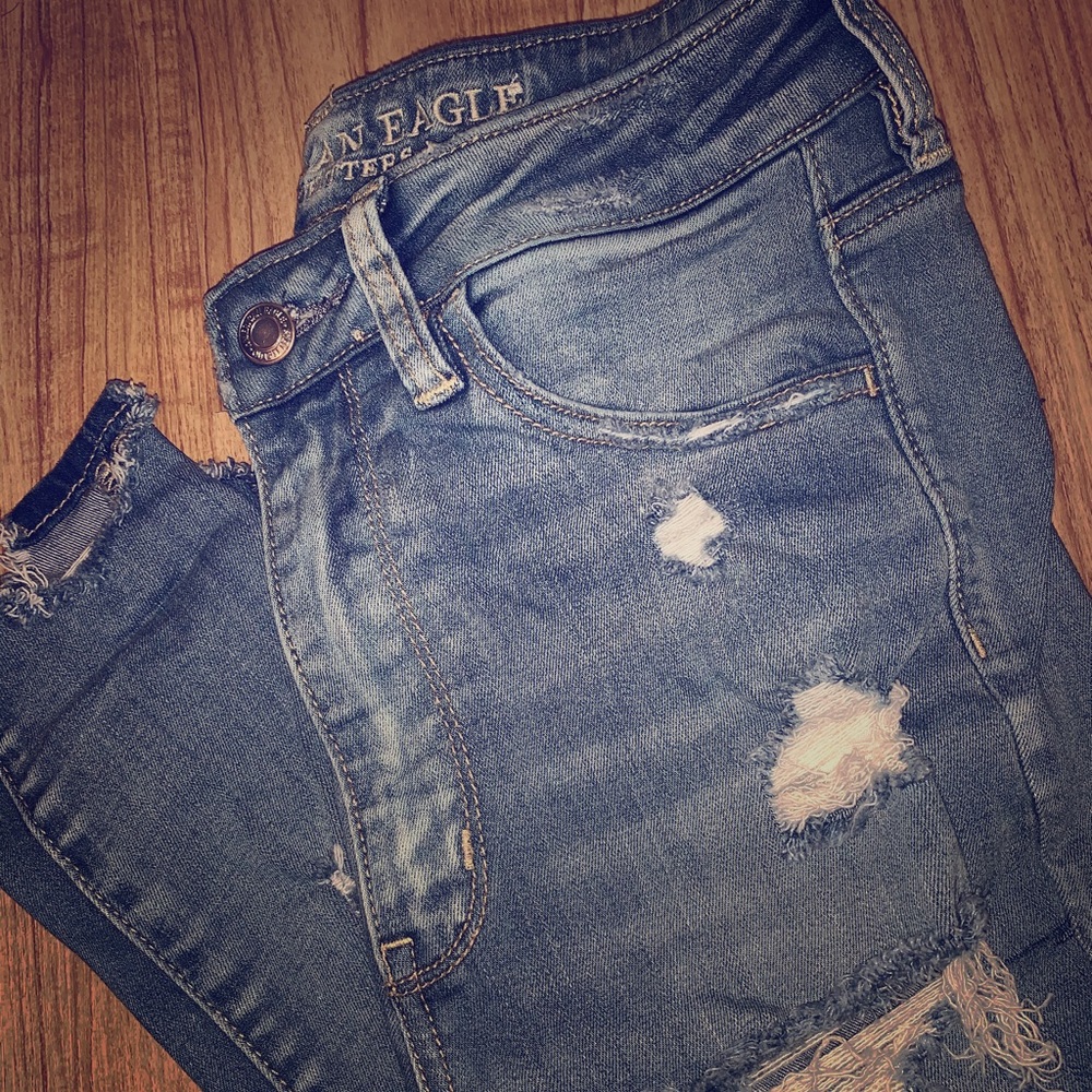 American Eagle Ripped Front and Back Jean Size 6